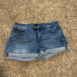 Kancan Jean shorts size 29